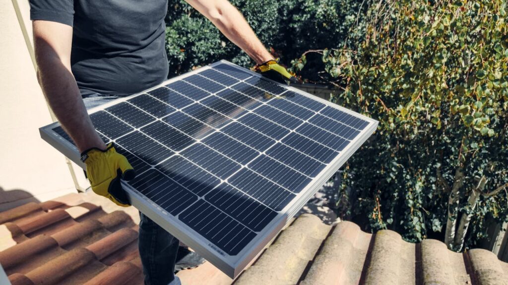 Mantenimiento anual en instalaciones fotovoltaicas y cargadores de coches eléctricos
